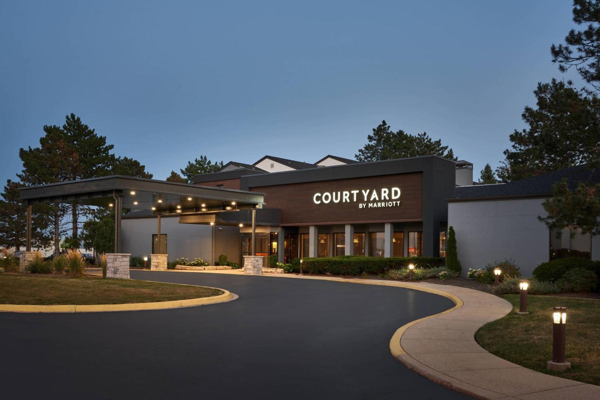 Courtyard Chicago Wood Dale / Itasca Hotel Exterior photo