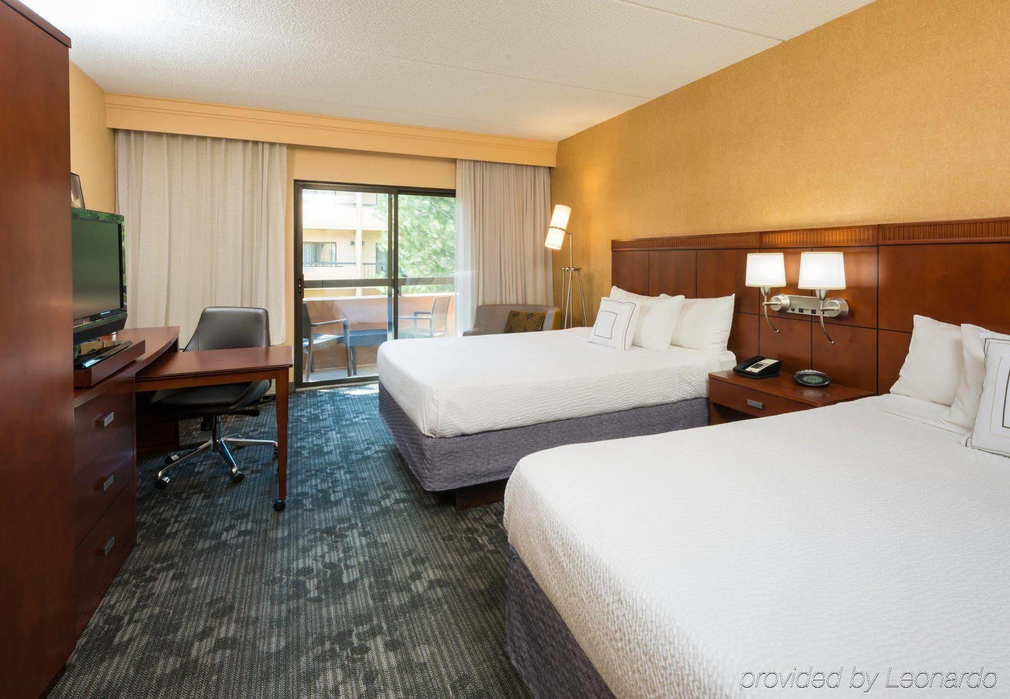 Courtyard Chicago Wood Dale / Itasca Hotel Exterior photo